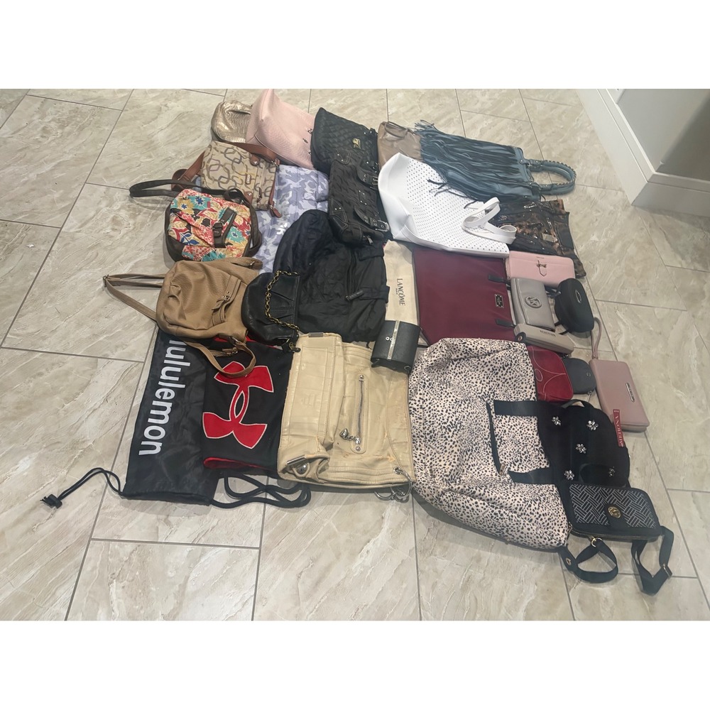 Michael Kors, Kate Spade, Fossil Purse & Wallet 30 Pieces Wholesale Reseller Box - Picture 4 of 10